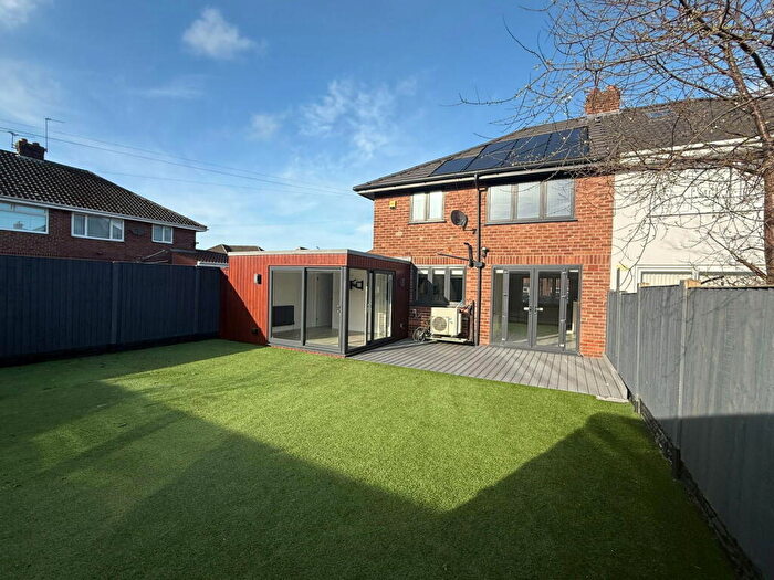 3 Bedroom Semi-Detached House To Rent In Sandhurst Drive, Aintree, L10