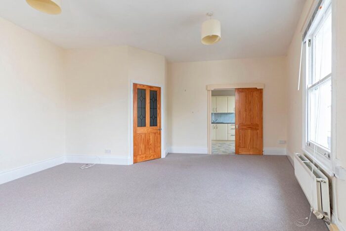 1 Bedroom Flat For Sale In Hewlett Road, Cheltenham, GL52