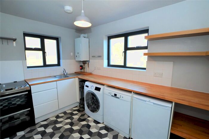 2 Bedroom Flat To Rent In Anerley Hill, London SE19
