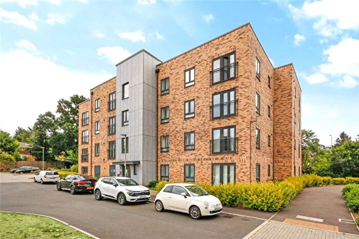 2 Bedroom Apartment For Sale In Hurley Drive, Bracknell, Berkshire, RG12