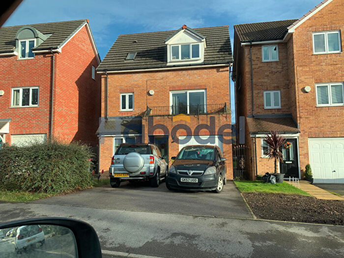 4 Bedroom Detached House To Rent In Leatham Avenue, Rotherham, S61