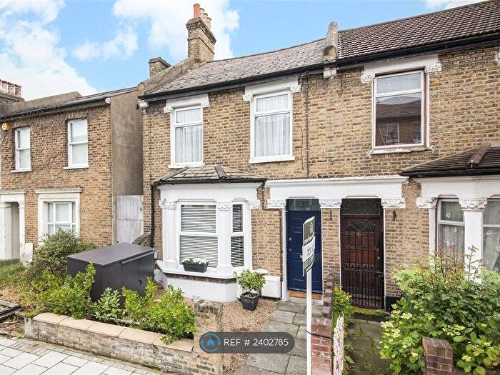 1 Bedroom Flat To Rent In Colmer Road, London, SW16