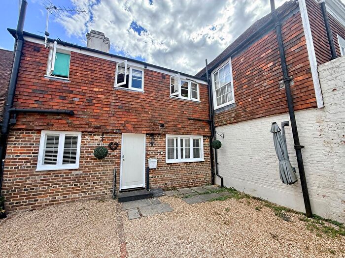 2 Bedroom Maisonette To Rent In High Street, Etchingham, TN19