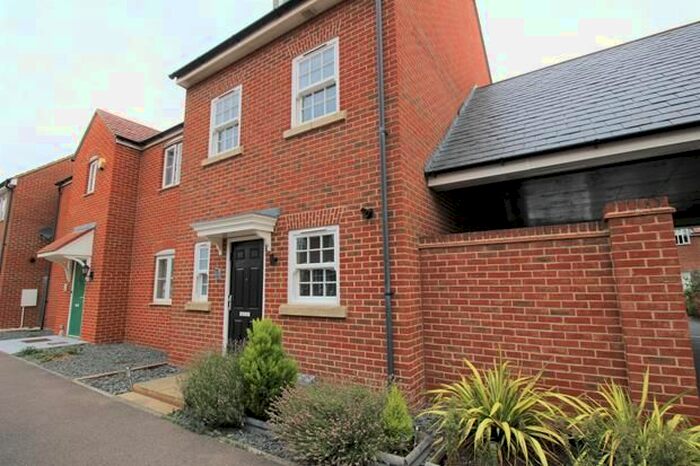 3 Bedroom Semi-Detached House To Rent In Brooklands Avenue, Wixams, Mk, MK42