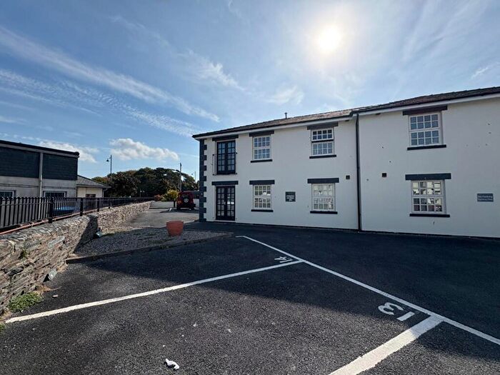 2 Bedroom House For Sale In Porthmadog, LL49