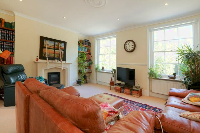 2 Bedroom Flat To Rent In Myddelton Square, EC1R