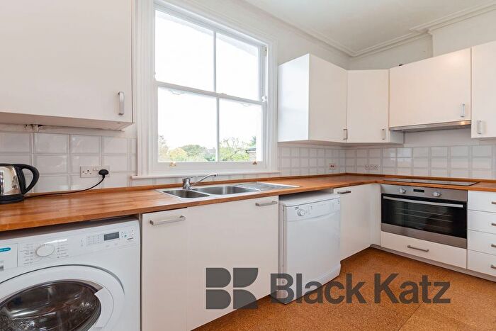 2 Bedroom Flat To Rent In Park Chase, Wembley, HA9