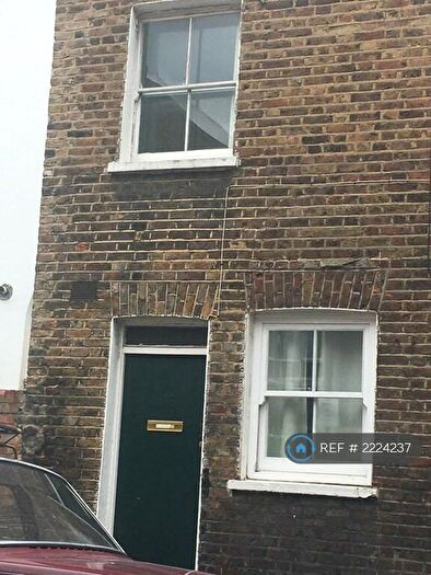 2 Bedroom Maisonette To Rent In Wilton Way, London, E8