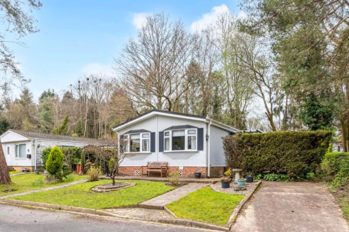 2 Bedroom Park Home For Sale In Turners Hill Park, Turners Hill, RH10