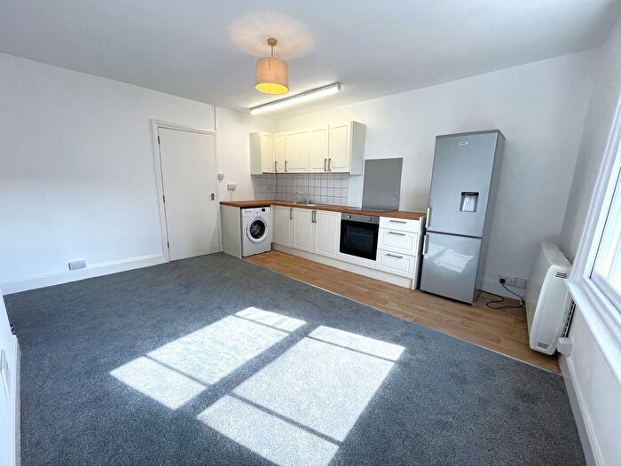 1 Bedroom Flat To Rent In South Street, Exeter, EX1