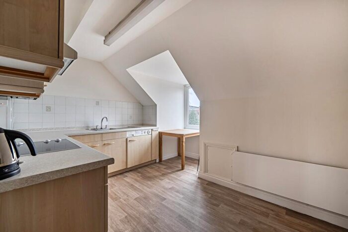 1 Bedroom Retirement Property For Sale In Deerhurst Court, Solihull, B91