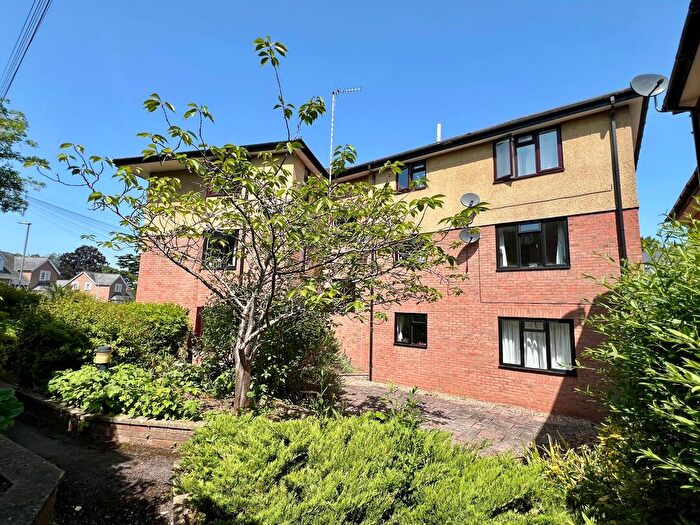 2 Bedroom Flat For Sale In Park Street, Taunton, TA1