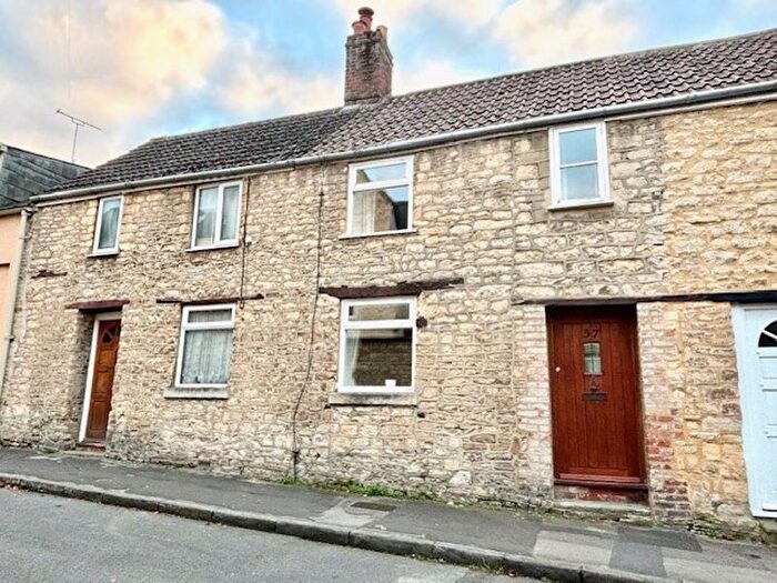 2 Bedroom Cottage To Rent In Church Street, Calne, SN11