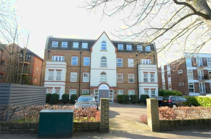 2 Bedroom Flat To Rent In Copers Cope Road, Beckenham, BR3