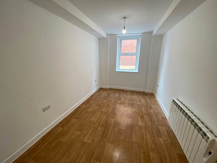1 Bedroom Flat To Rent In Cook Street, Southampton, Hampshire, SO14