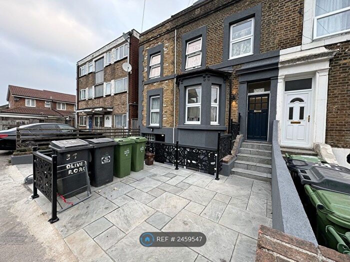 2 Bedroom Flat To Rent In Oliver Road, London, E10