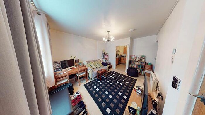 2 Bedroom Flat To Rent In Harrogate Road, Moortown, Leeds, LS17