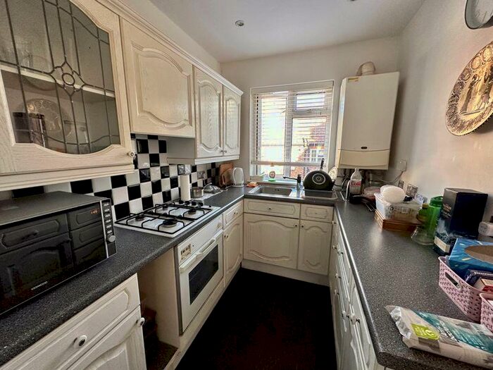 1 Bedroom Apartment To Rent In Finchley Park, London, N12