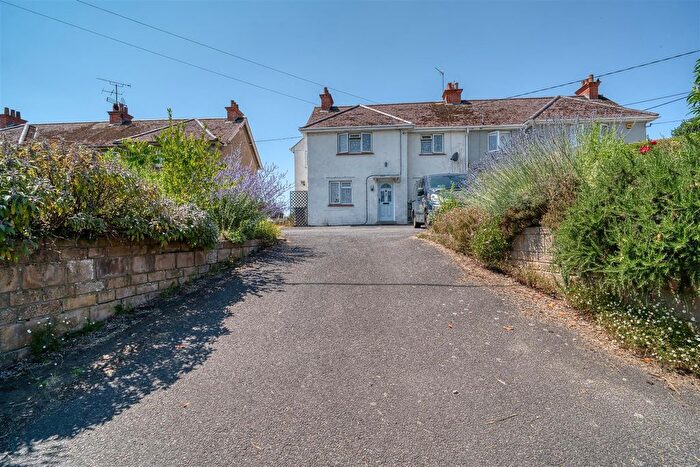 4 Bedroom Semi Detached House For Sale In Thornhill Road, Stalbridge, Sturminster Newton, DT10