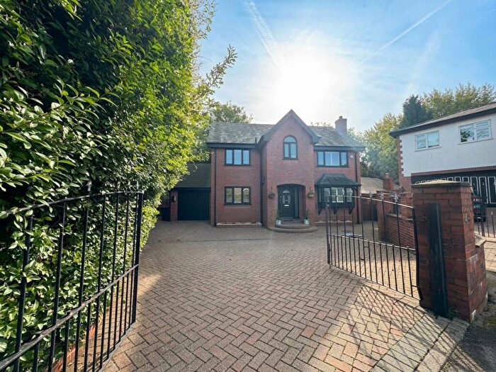 4 Bedroom Detached House For Sale In Holly Road, Swinton, M27