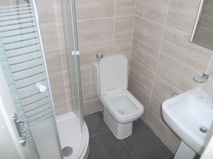 2 Bedroom Flat To Rent In Lower Addiscombe Road, Croydon, CR0