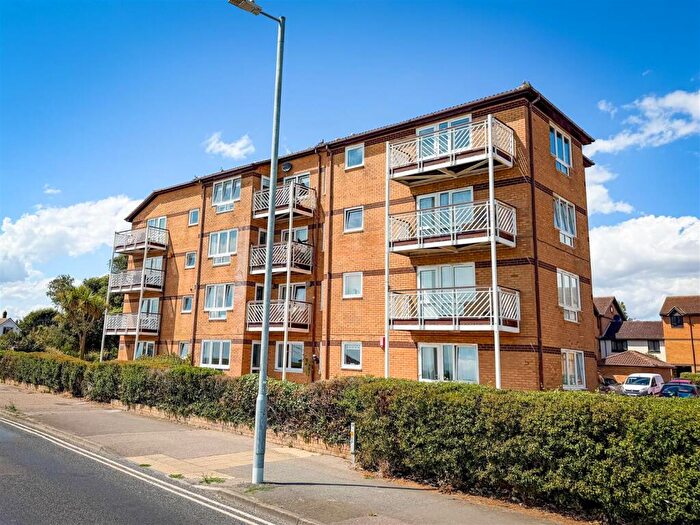 2 Bedroom Flat For Sale In Knightsbridge Court, Connaught Gardens East, East Clacton, CO15