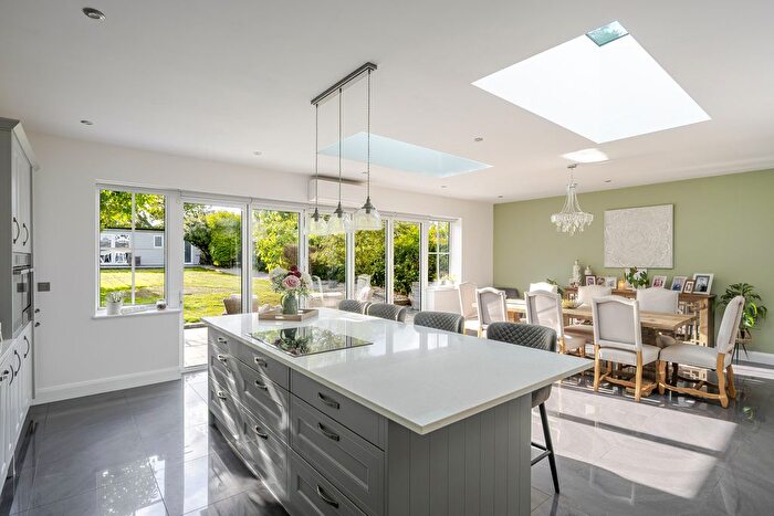 4 Bedroom Detached House For Sale In Gardiners Lane North, Billericay, CM11