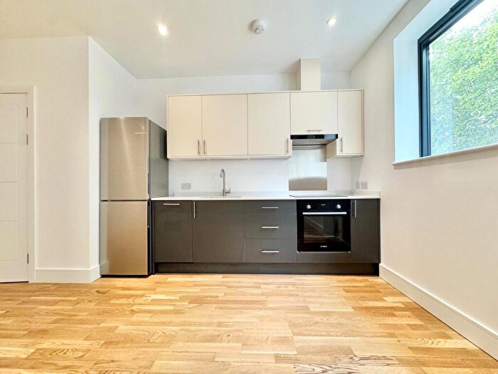 Apartment To Rent In North Gate House, Seven Sisters Road, N15