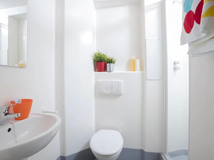 1 Bedroom Flat To Rent In Green Lanes, London, N16