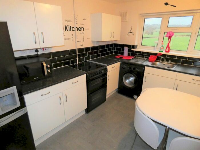 2 Bedroom Flat To Rent In Maple Close, Stoke-On-Trent ST6
