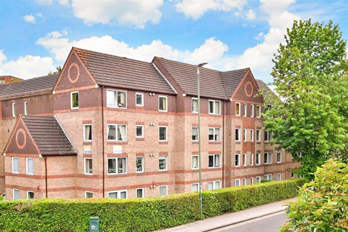 1 Bedroom Flat For Sale In Cedar Road, Sutton, Surrey, SM2
