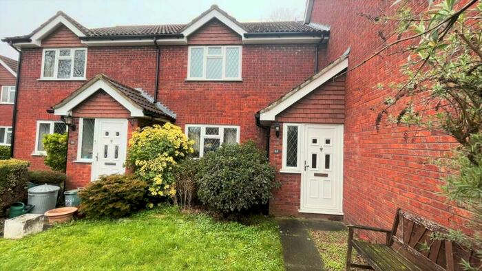 1 Bedroom Apartment To Rent In Lightwater, GU18