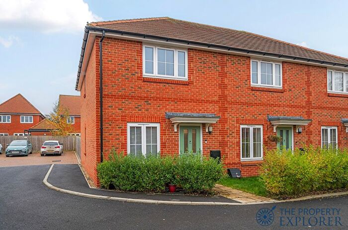 2 Bedroom End Of Terrace House For Sale In Chestnuts Close, Oakley, RG23
