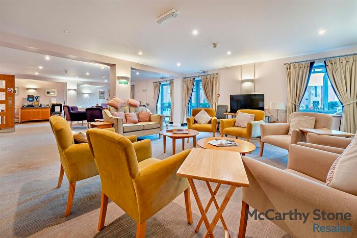 1 Bedroom Flat For Sale In Corbett Court, The Brow, Burgess Hill, RH15