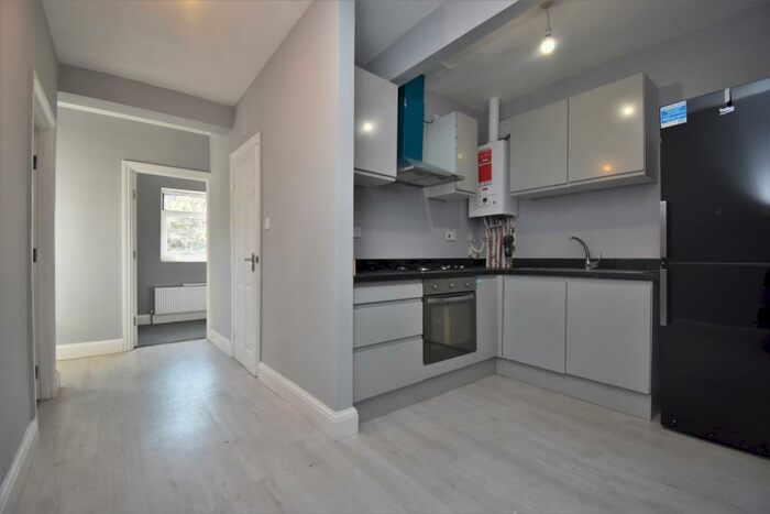 3 Bedroom Maisonette To Rent In Sportsbank Street London, SE6