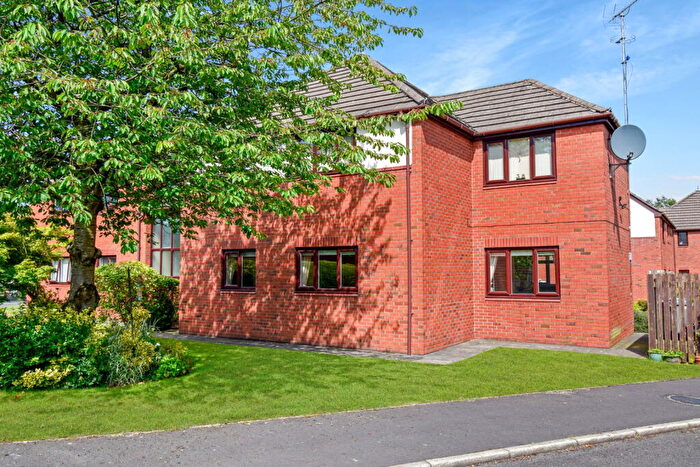 2 Bedroom Flat For Sale In Kings Court, Leyland, PR25