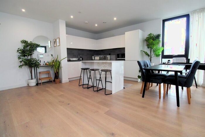 2 Bedroom Apartment To Rent In Schooner Road, London, E16