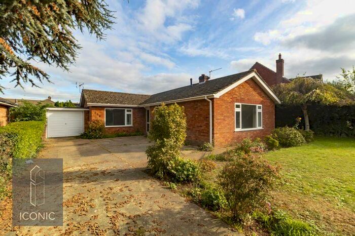 3 Bedroom Bungalow To Rent In Taverham Road, Taverham, Norwich, NR8