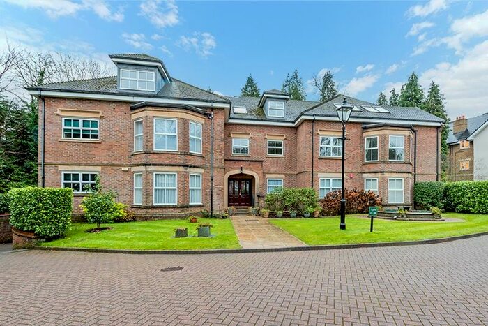 2 Bedroom Flat To Rent In The Laurels, Magpie Hall Road, Bushey Heath, Bushey, WD23