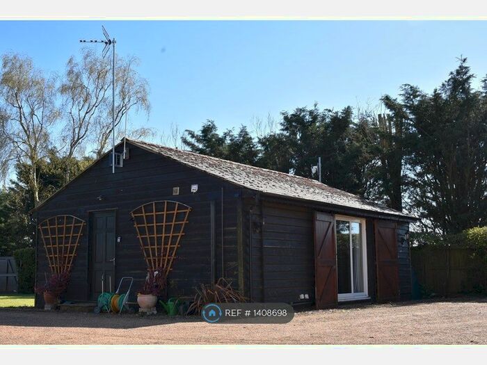 1 Bedroom Bungalow To Rent In Slapton Lane, Northall, Dunstable, Buckinghamshire, LU6