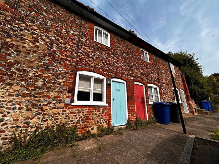 1 Bedroom Terraced House For Sale In The Vinefields, Bury St. Edmunds, IP33