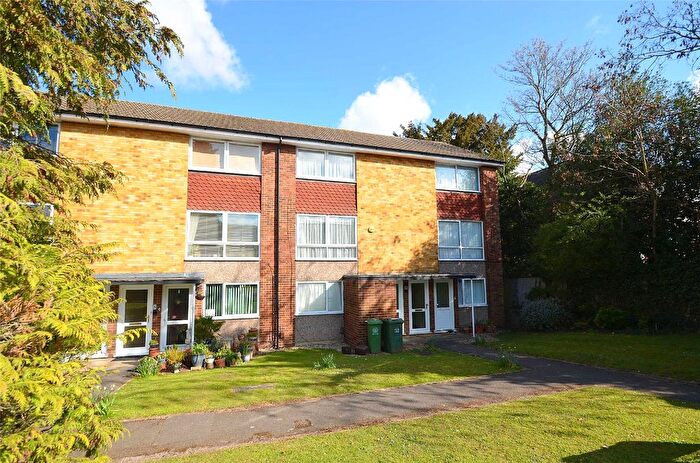 2 Bedroom Maisonette To Rent In Grange Road, Sutton, Surrey, SM2