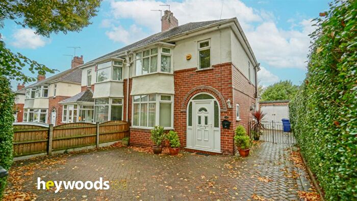 3 Bedroom Semi-Detached House To Rent In Lincoln Avenue, Clayton, Newcastle-under-Lyme, ST5