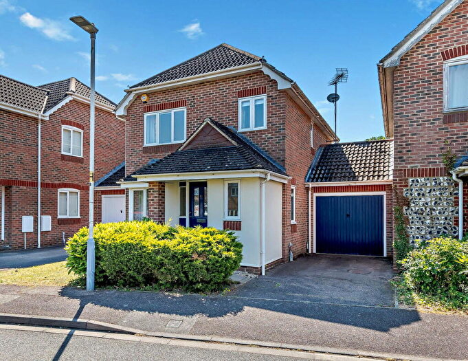 3 Bedroom Detached House For Sale In Burlington Close, Pinner, HA5