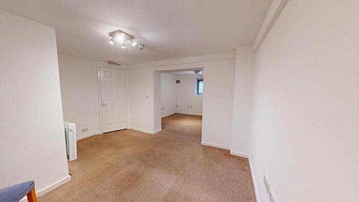 Studio To Rent In Lewes Road, Brighton, BN2
