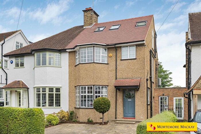 4 Bedroom Semi-Detached House For Sale In Sherbrook Gardens, London, N21