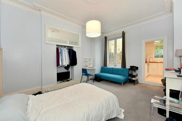 Studio To Rent In Stanwick Road, West Kensington, W14