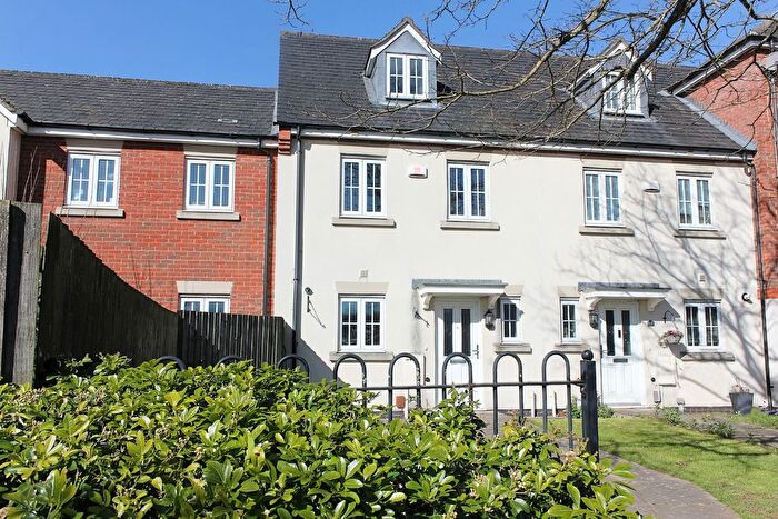 3 Bedroom Town House For Sale In Leicester Road, Wigston, Leicester, LE18