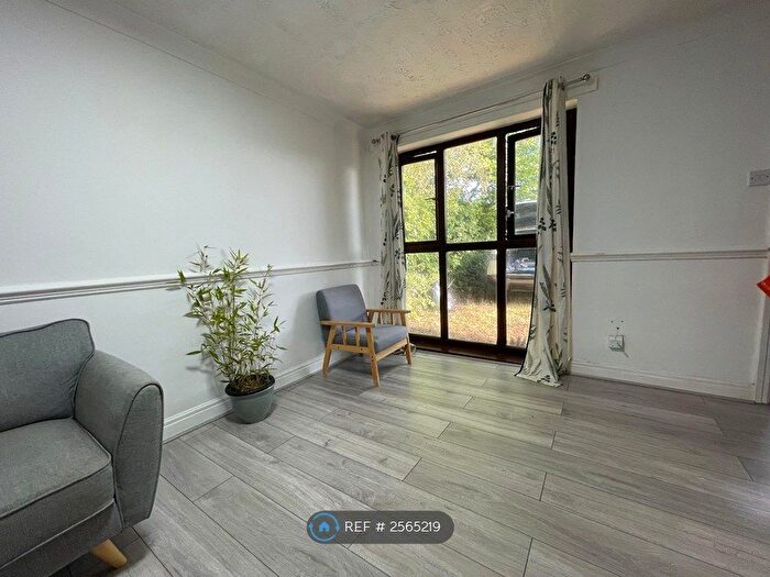 2 Bedroom End Of Terrace House To Rent In Dobbinetts Lane, Manchester, M23