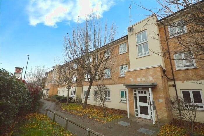 2 Bedroom Flat To Rent In Ashford Road, Feltham, Middlesex, TW13